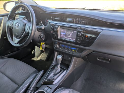 Used 2016 Toyota Corolla S image 12