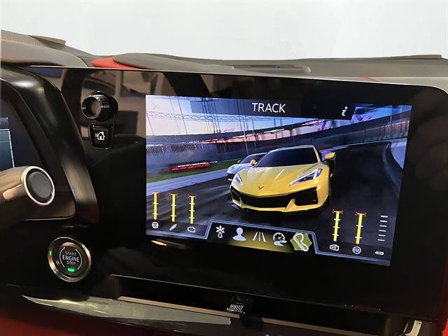 Used 2024 Chevrolet Corvette Z06 RWD image 18