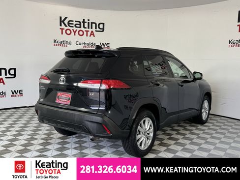 Certified 2023 Toyota Corolla Cross LE FWD image 6