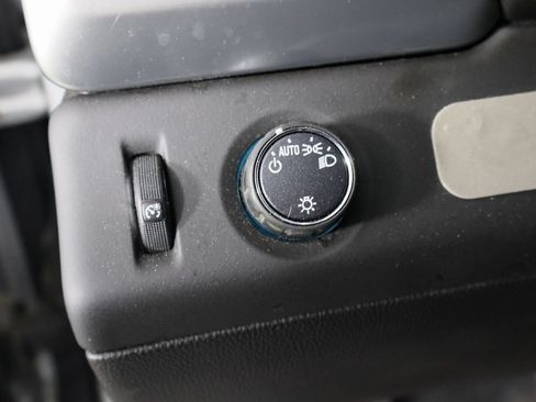 Used 2019 Chevrolet Tahoe 2WD w/ Enhanced Driver Alert Package image 16