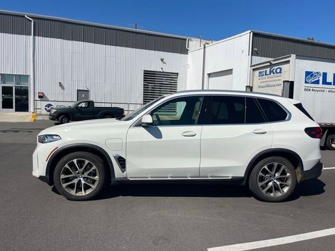 Used 2025 BMW X5 xDrive50e AWD/4WD image 2
