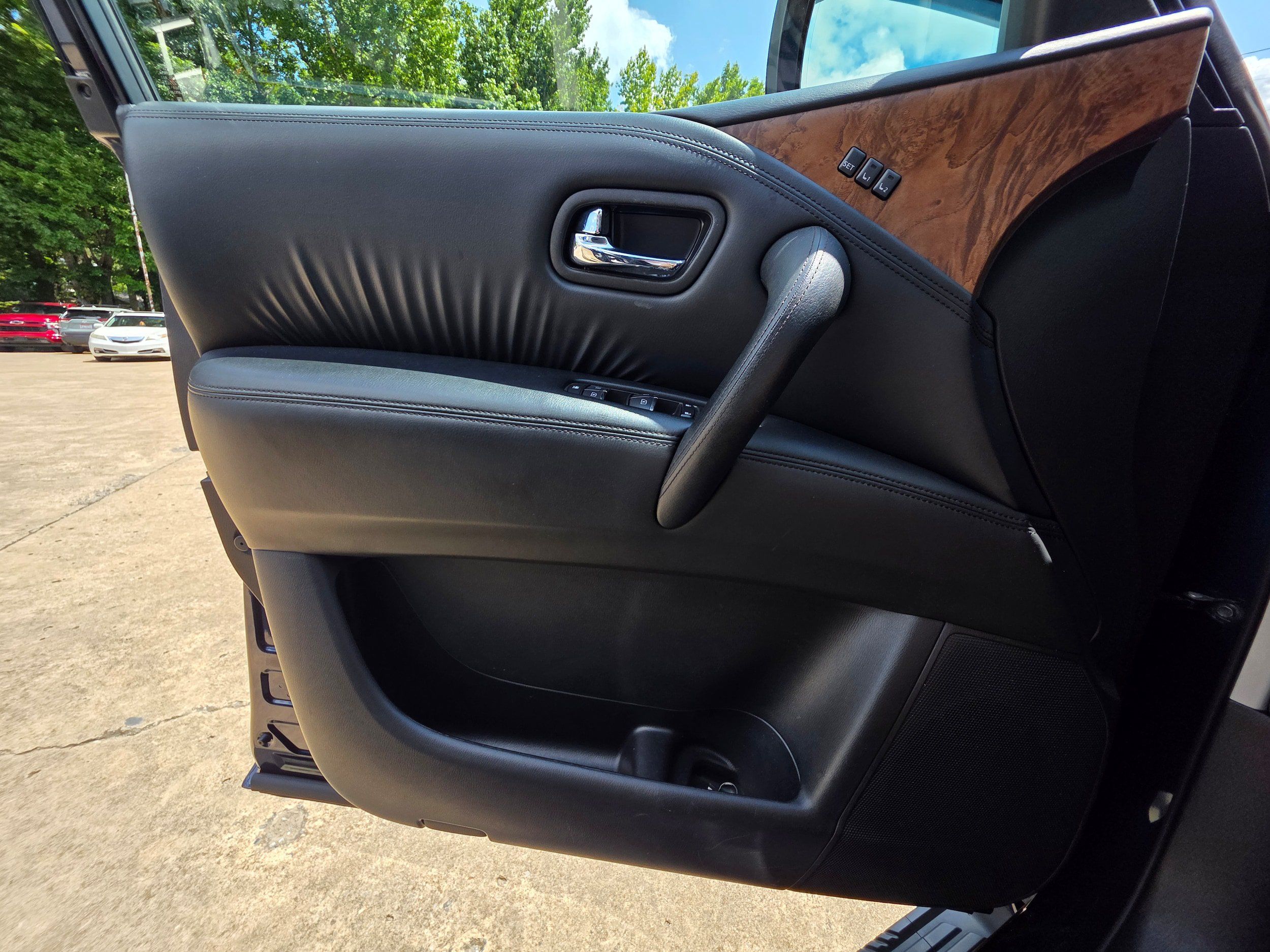 Used 2022 Nissan Armada SL RWD image 22