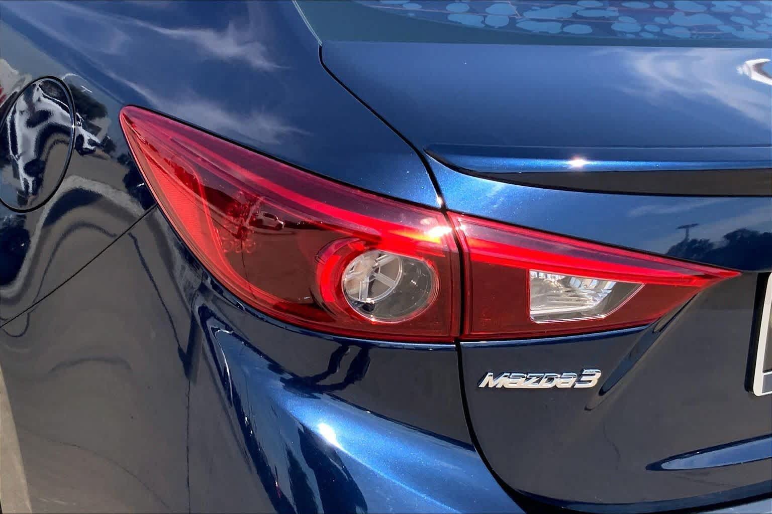 Used 2018 MAZDA MAZDA3 Grand Touring FWD image 26