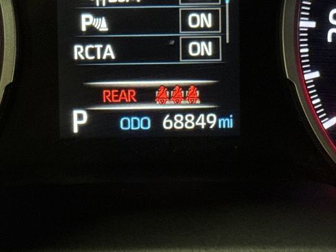 Used 2020 Toyota RAV4 XLE Premium image 13