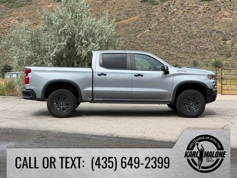 Used 2023 Chevrolet Silverado 1500 ZR2 w/ Technology Package AWD/4WD image 6