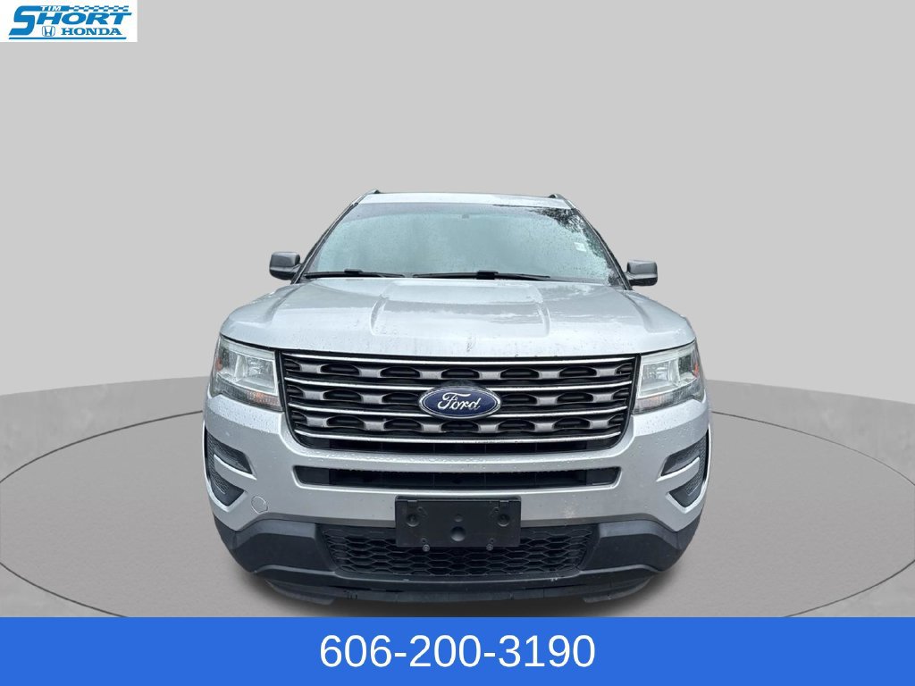 Used 2017 Ford Explorer 4WD image 2