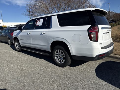 Used 2021 Chevrolet Suburban LT image 8