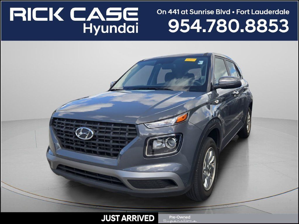 Used 2025 Hyundai Venue SE FWD image 1