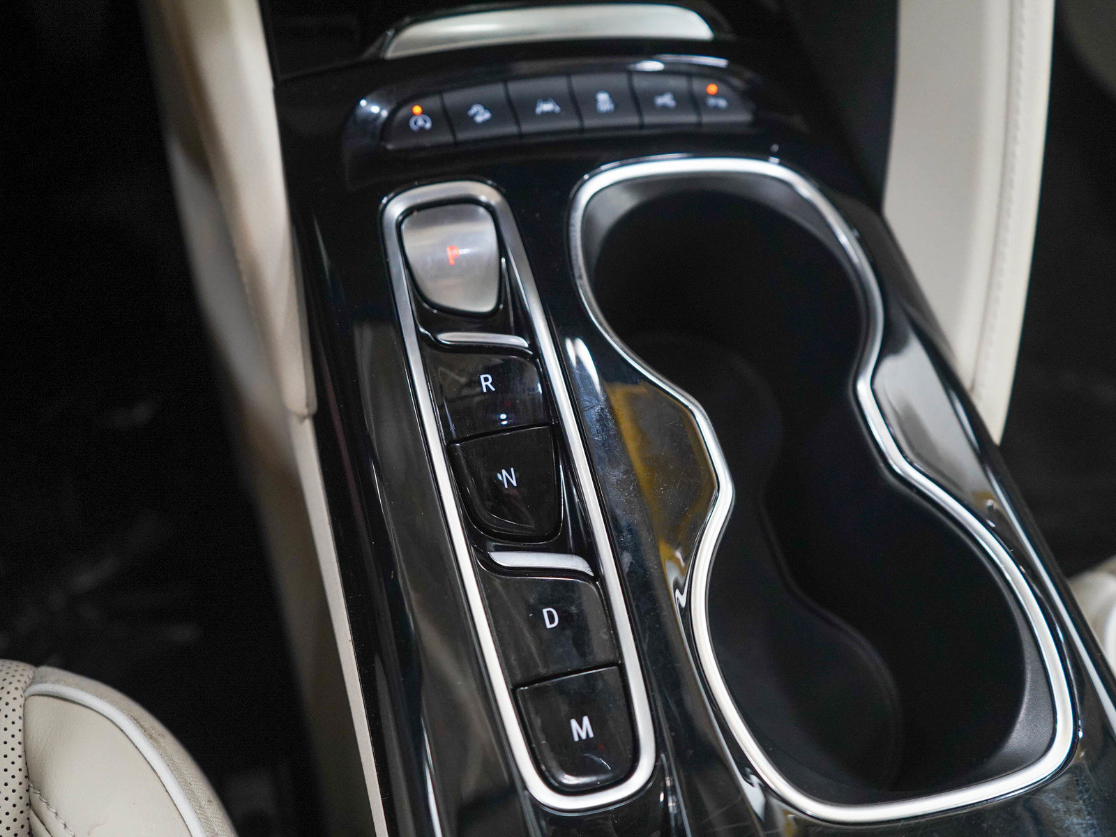 Used 2023 Buick Envision Avenir AWD/4WD image 23
