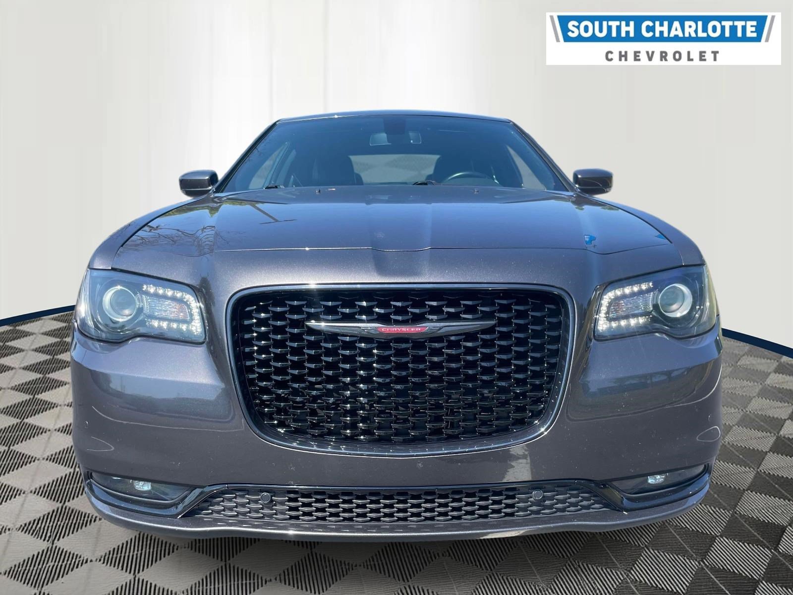 Used 2022 Chrysler 300 S RWD image 2