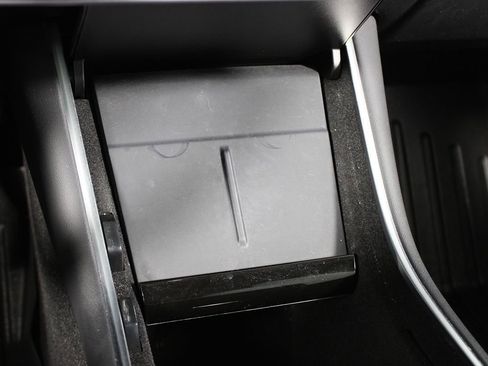 Used 2021 Tesla Model Y Long Range AWD/4WD image 15