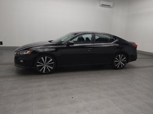 Used 2020 Nissan Altima 2.5 SR image 2
