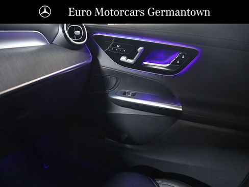 Used 2026 Mercedes-Benz GLC 300 4MATIC image 23