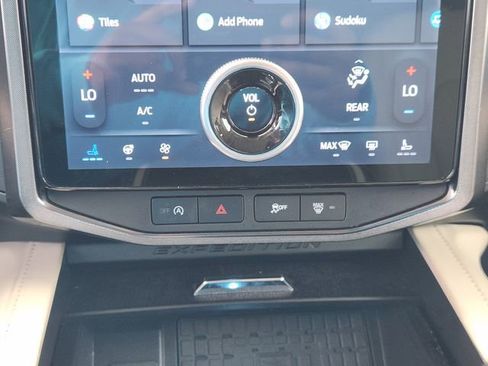 Used 2024 Ford Expedition Platinum image 16