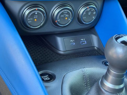 Certified 2024 Nissan Z Performance w/ Floor Mat Package image 25