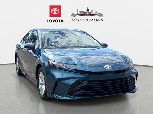 Used 2025 Toyota Camry LE w/ Convenience Package image 1