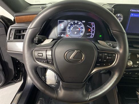 Certified 2022 Lexus ES 350 w/ Premium Package image 15