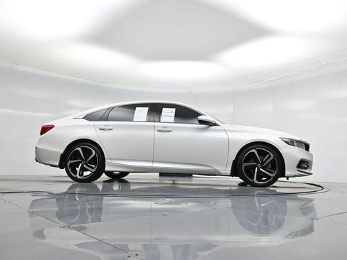 Used 2018 Honda Accord Sport image 45