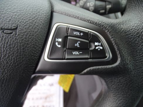 Used 2018 Ford Escape SE w/ SE SYNC Package image 15