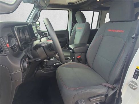 Used 2025 Jeep Wrangler Unlimited Rubicon AWD/4WD image 15