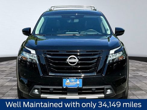 Used 2023 Nissan Pathfinder Platinum AWD/4WD image 2