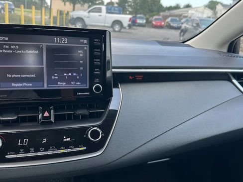 Used 2022 Toyota Corolla LE w/ Premium Interior Package FWD image 24