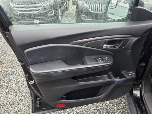 Used 2018 Honda Ridgeline RTL-T image 11