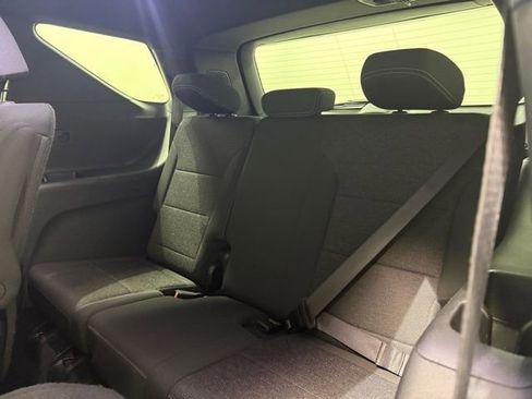 Certified 2025 Chevrolet Traverse LT image 27