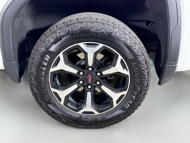 Used 2024 GMC Sierra 1500 SLE w/ Preferred Package AWD/4WD image 30