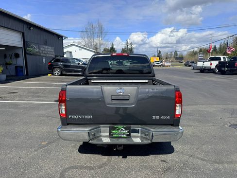 Used 2010 Nissan Frontier SE AWD/4WD image 7