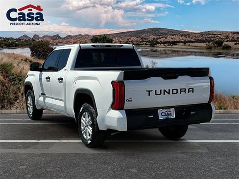 Used 2022 Toyota Tundra SR5 w/ SR5 Convenience Package image 5