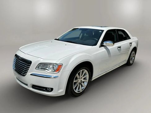 Used 2012 Chrysler 300 Limited RWD image 6