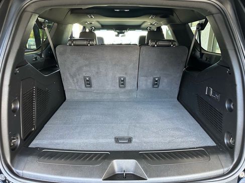 Used 2024 GMC Yukon XL SLT w/ SLT Luxury Package image 25