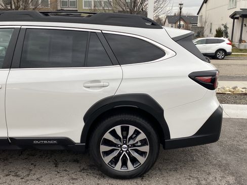 Used 2025 Subaru Outback Limited image 4