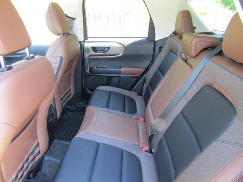 Used 2025 Ford Bronco Sport Outer Banks w/ Outer Banks Tech Package+ AWD/4WD image 13