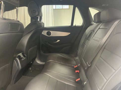 Used 2019 Mercedes-Benz GLC 300 4MATIC image 25