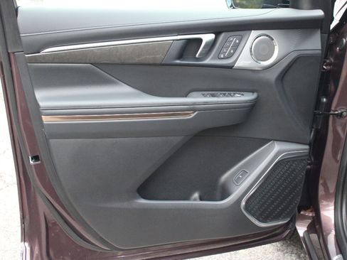 Certified 2026 Buick Enclave Avenir w/ Super Cruise Package image 9