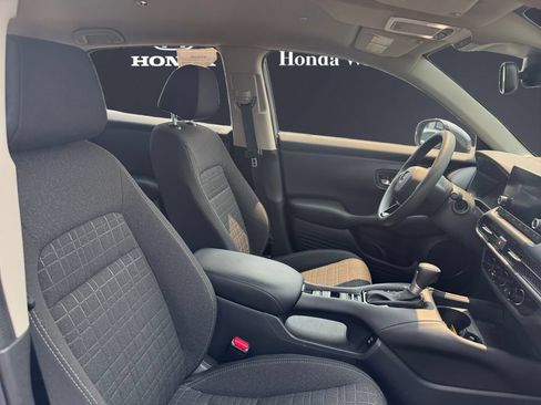 Used 2025 Honda HR-V LX image 15