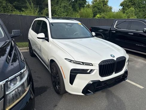 Used 2023 BMW X7 xDrive40i w/ Executive Package AWD/4WD image 8