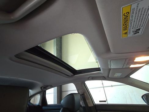 Used 2018 Honda Accord EX-L image 18