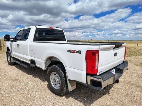Used 2023 Ford F250 XL w/ Snow Plow/Camper Package AWD/4WD image 3