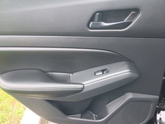 Used 2025 Nissan Altima 2.5 SV FWD image 33