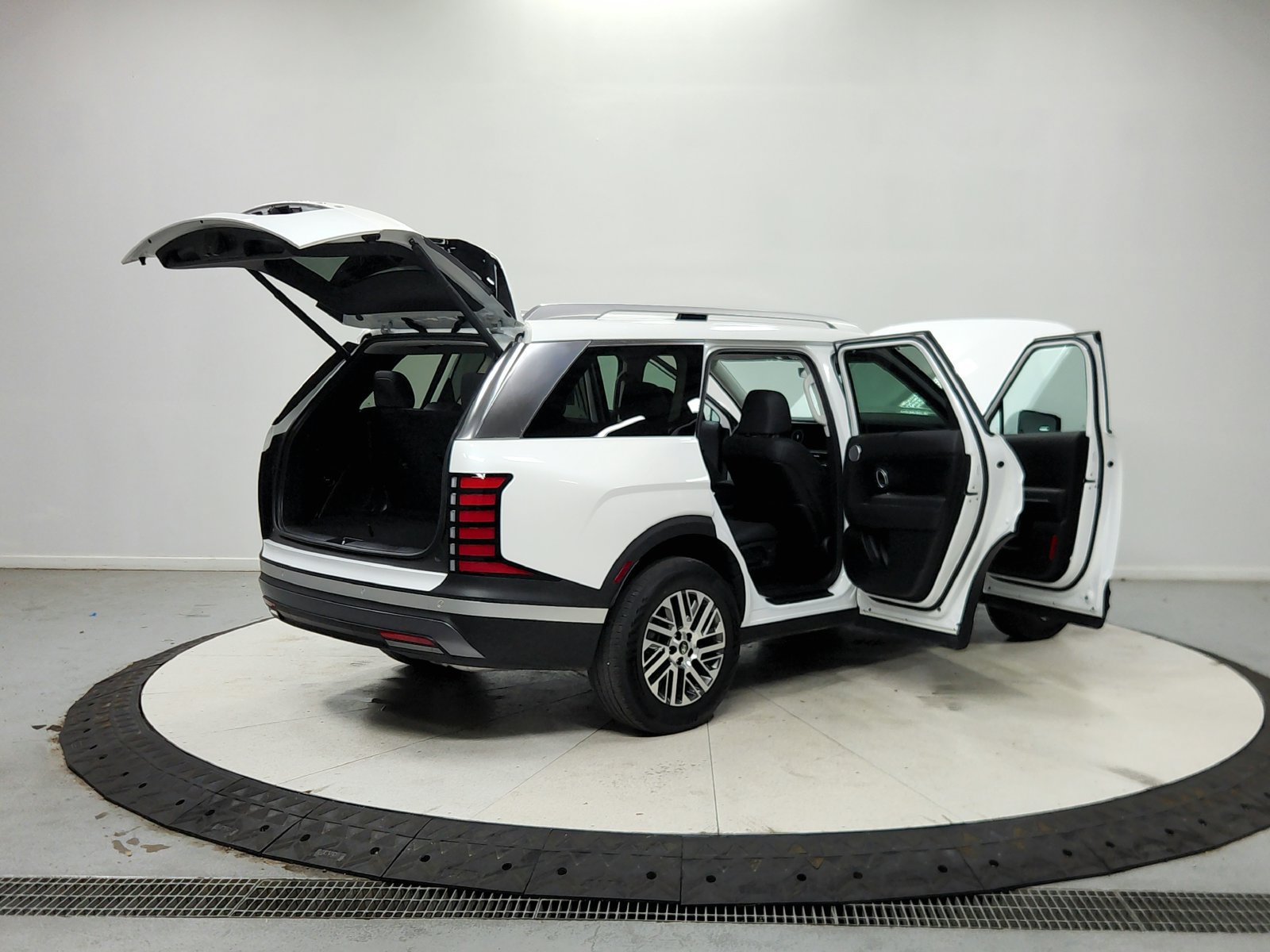 Used 2026 Hyundai Palisade SEL FWD image 16