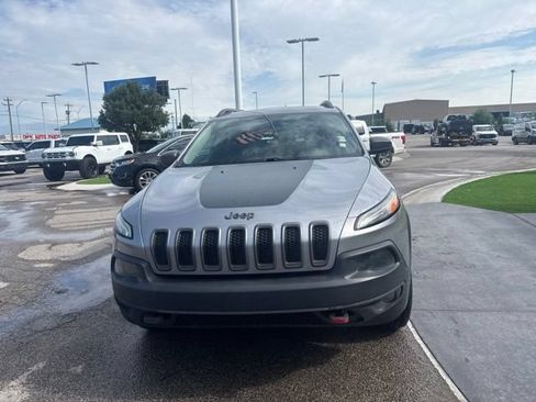 Used 2014 Jeep Cherokee Trailhawk AWD/4WD image 2
