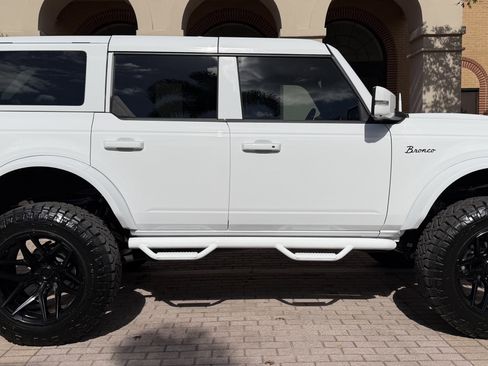 Used 2025 Ford Bronco Outer Banks image 2