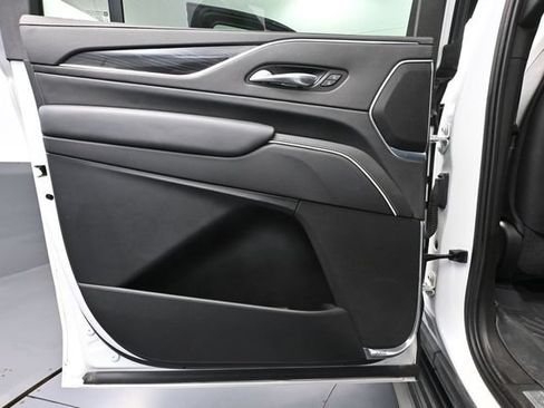 Used 2021 Cadillac Escalade ESV Sport w/ Heavy-Duty Trailer Package AWD/4WD image 41