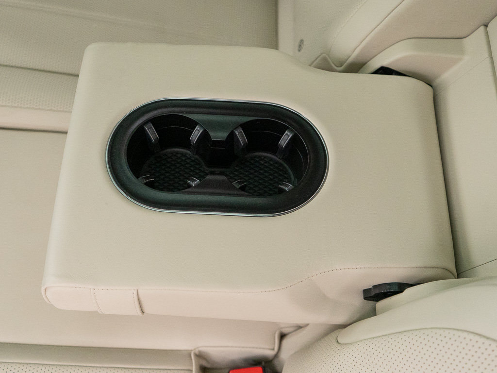 Certified 2022 Bentley Bentayga AWD/4WD image 26