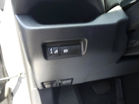 Used 2021 Toyota RAV4 LE AWD/4WD image 13