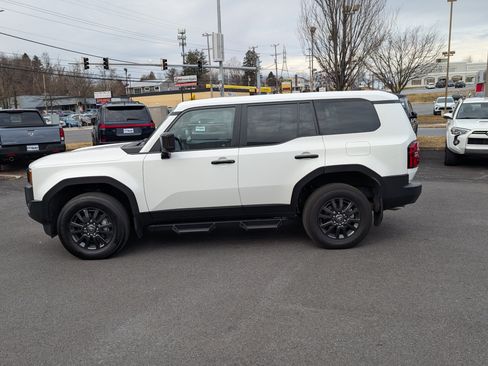 Used 2024 Toyota Land Cruiser 1958 image 6