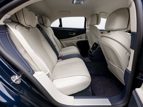 Certified 2023 Bentley Flying Spur V8 AWD/4WD image 19